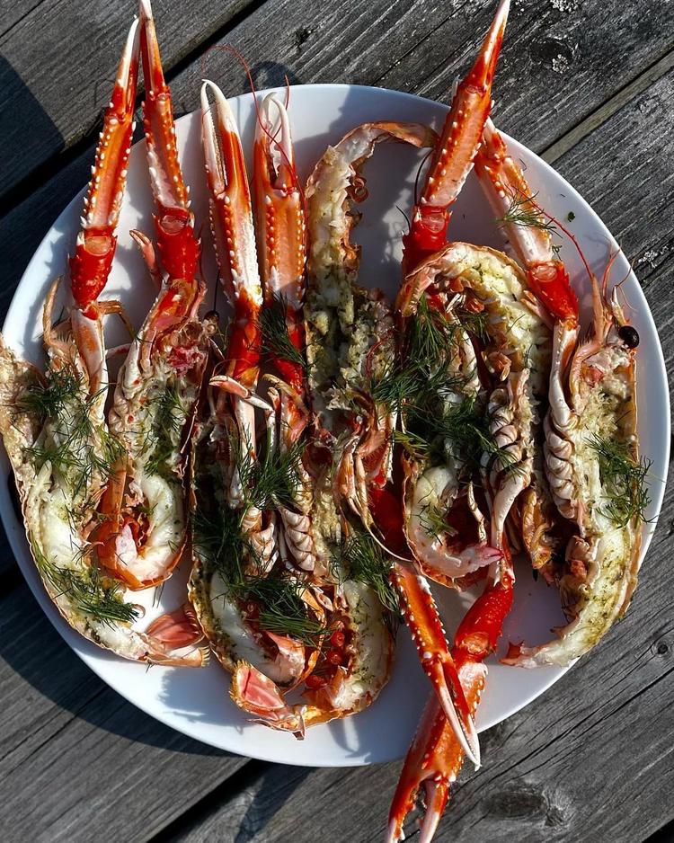 Grillet sjøkreps med sitronsmør