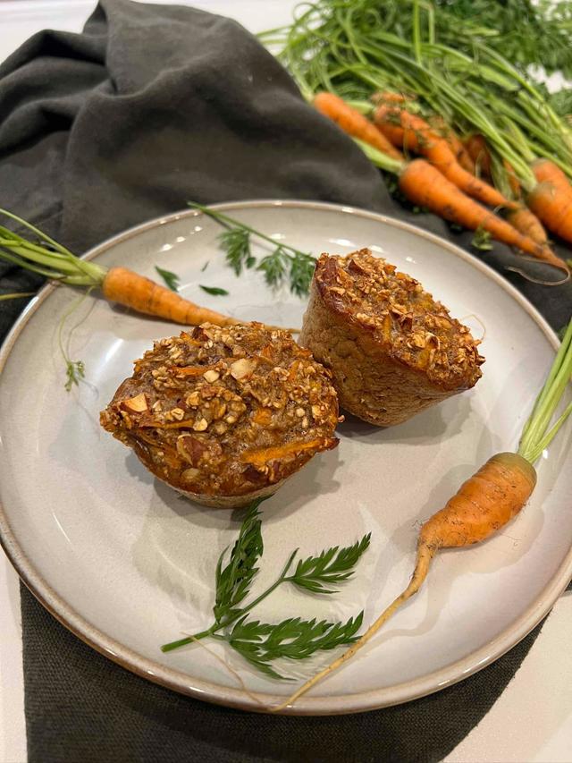 Muffins med gulrot og havregryn