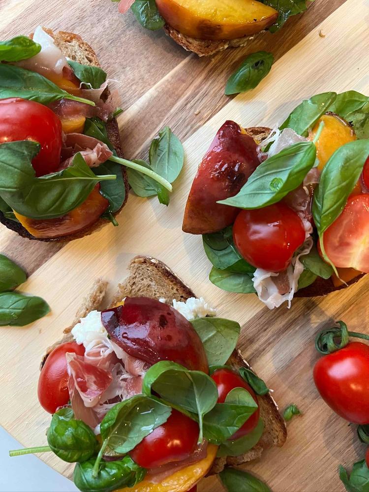 Ferskinger sin Nektarin-mozzarella- sandwich