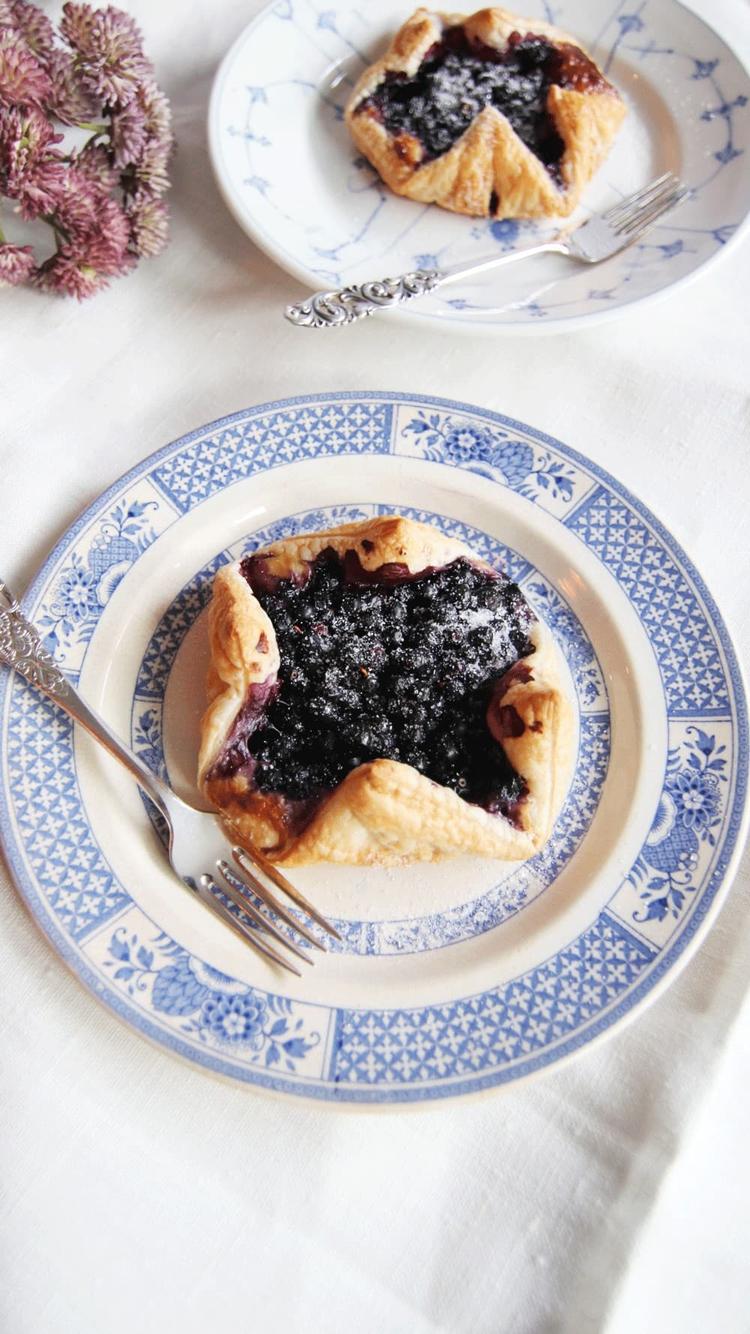 3-Ingredient Blueberry Pie!