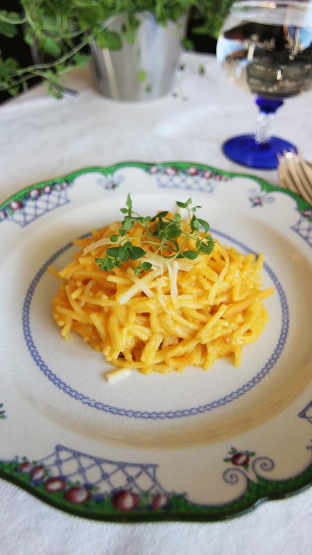 Glutenfri spagetti med spicy gresskarsaus