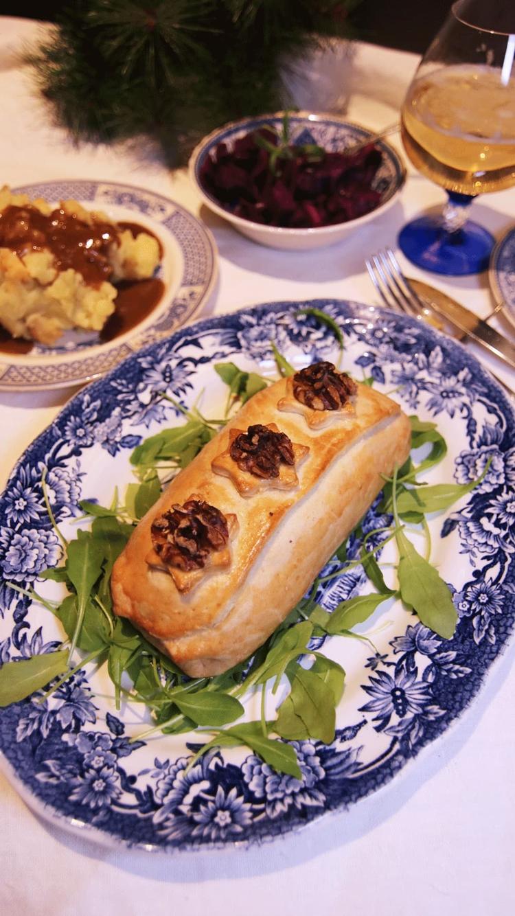 Nut Roast with Mashed Potatoes, Gravy and Pickled Red Cabbage