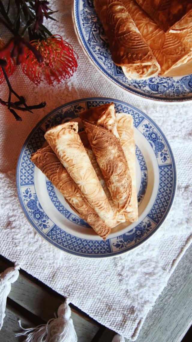 Gluten-free Norwegian «Krumkaker»