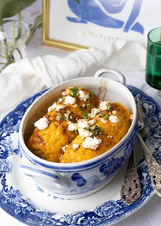 Gratinert maiskolbe med fetaost