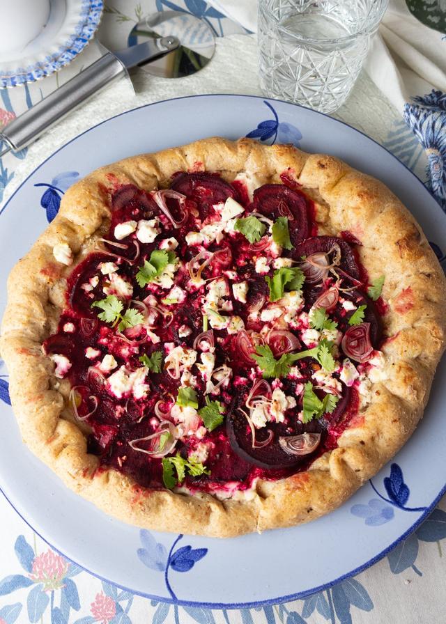 Pizza med rødbete og fetaost