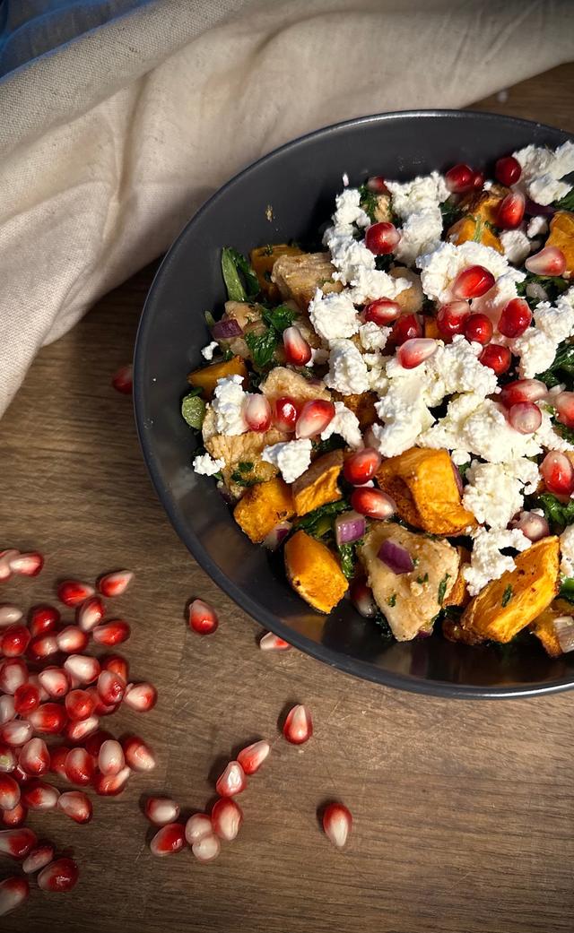 Salat med kylling, søtpotet og grønnkål