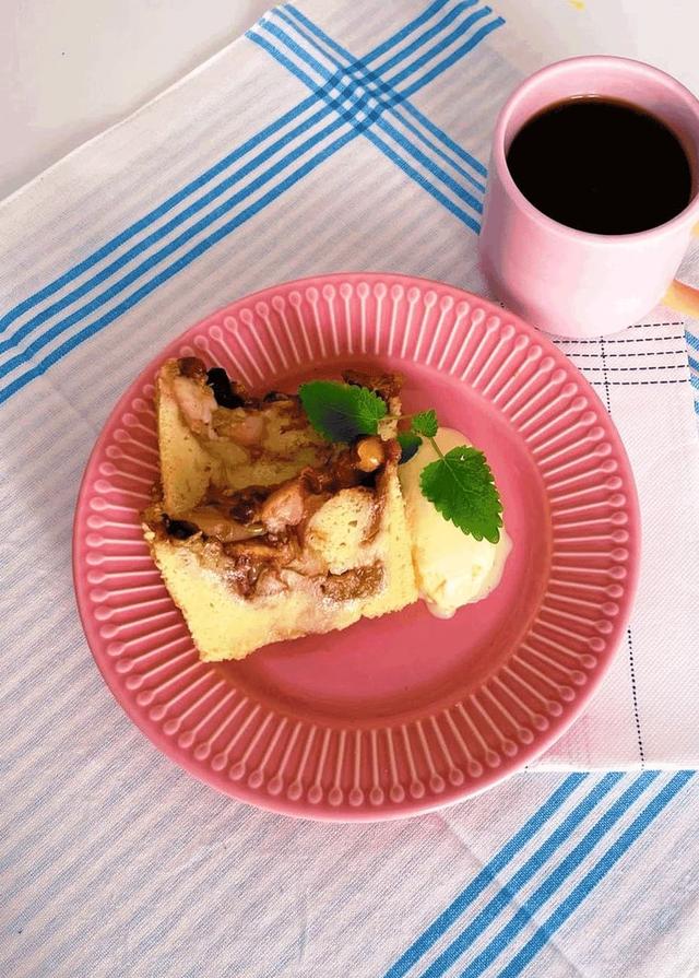 Tart Apple Cake