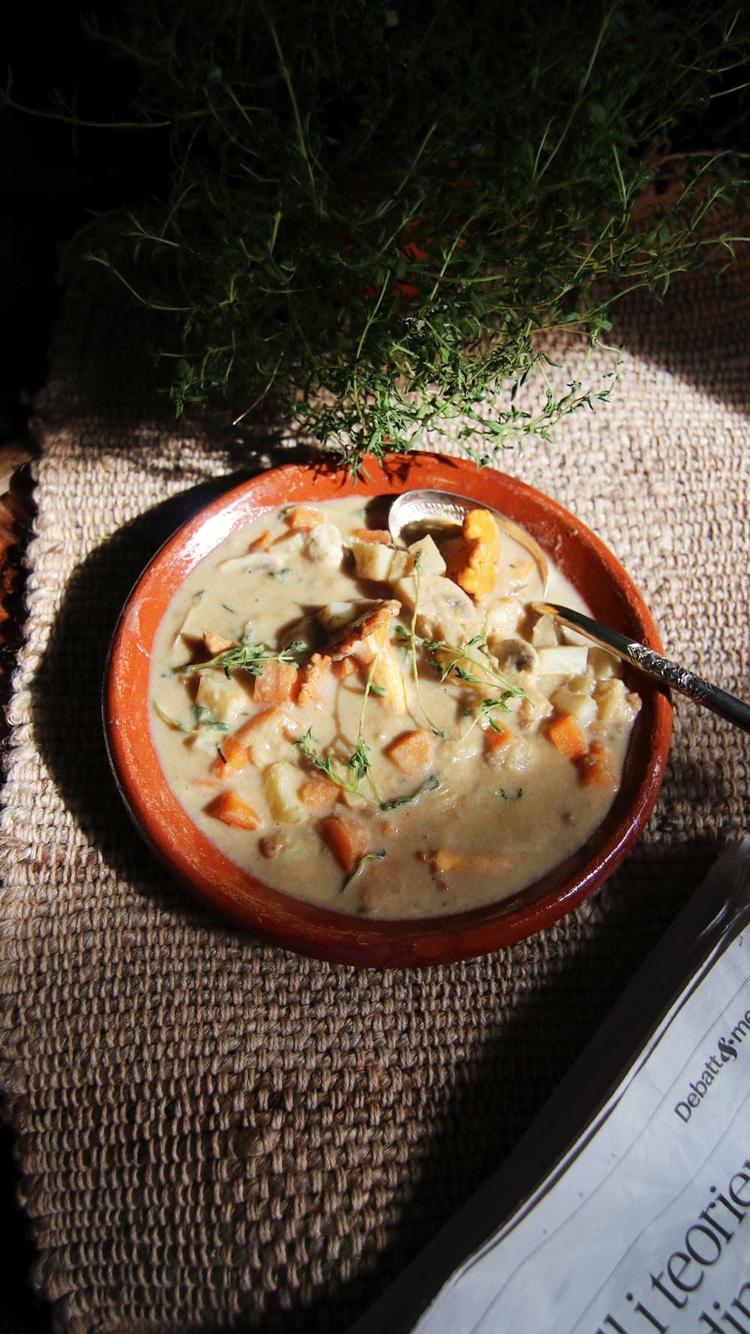 Høstgryte med rotgrønnsaker, kantareller og linser