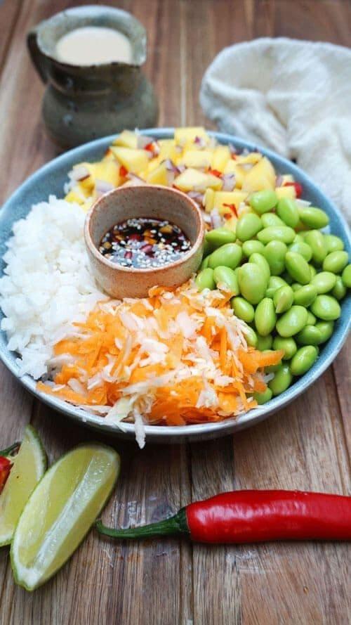 Poke bowl med hjemmelaget tahinidressing