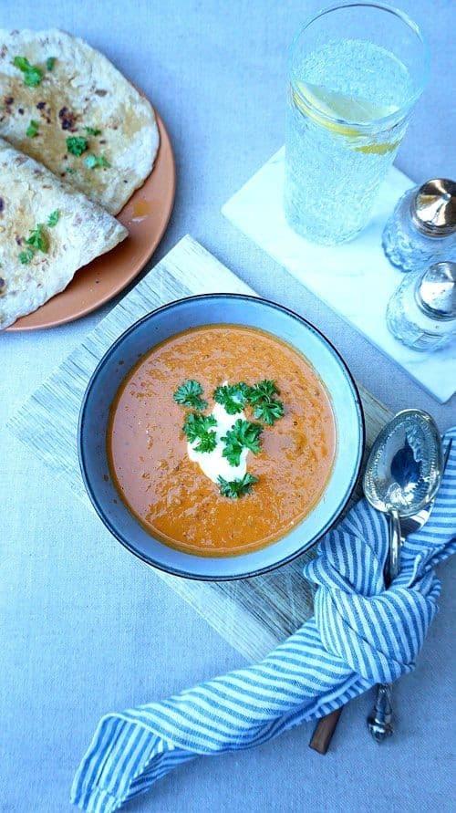 Indisk suppe med naan