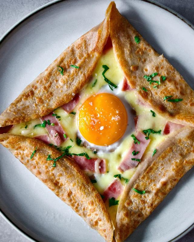 Galette Bretonne with ham and cheese