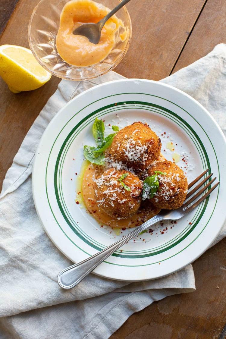 Crispy Pasta Balls with Mozzarella
