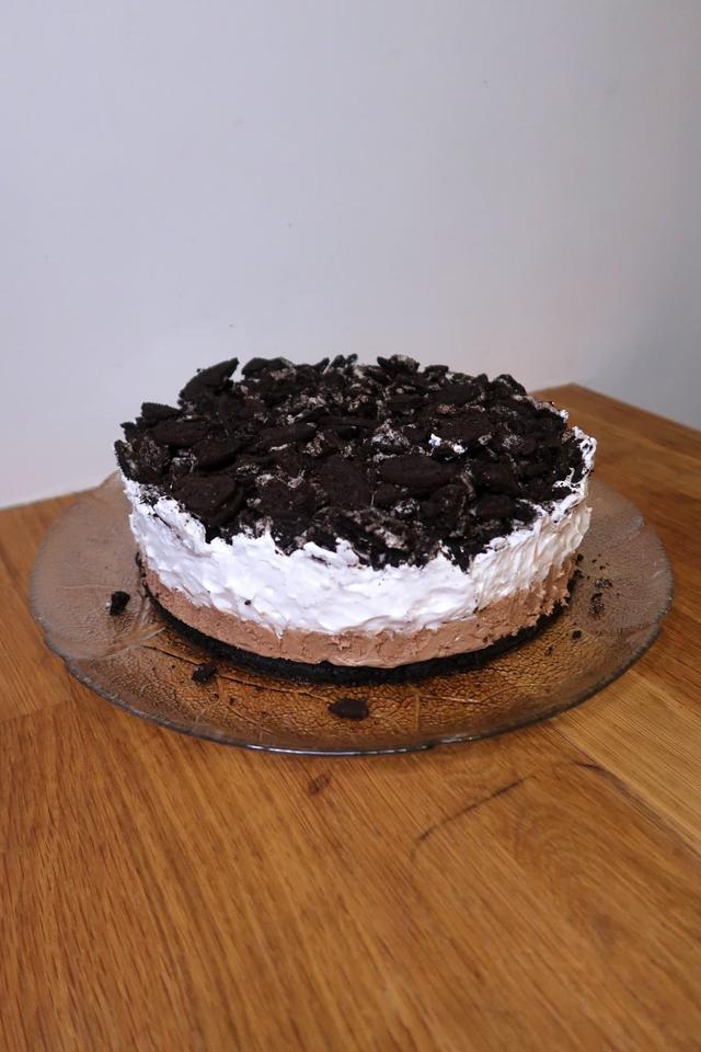 Vegan oreo cake